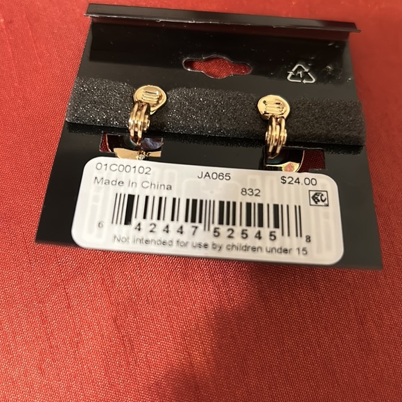 Pink /wine color cup earrings. - Picture 3 of 3